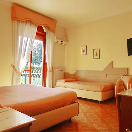 Giovanna Hotel 3*